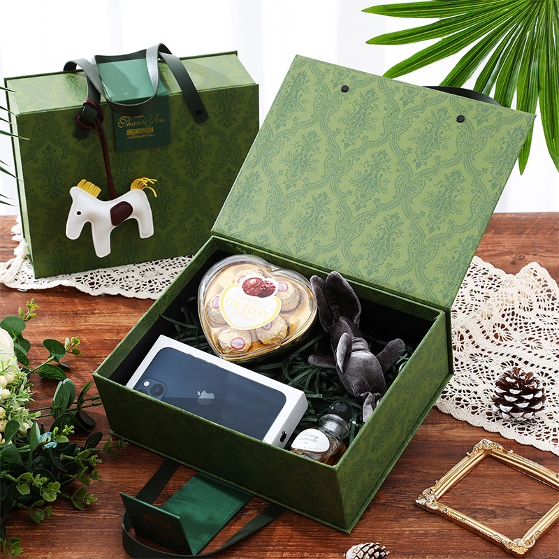 green hand gift box xiaohongshu gift wedding box hand gift box hand gift gift packing box high-end