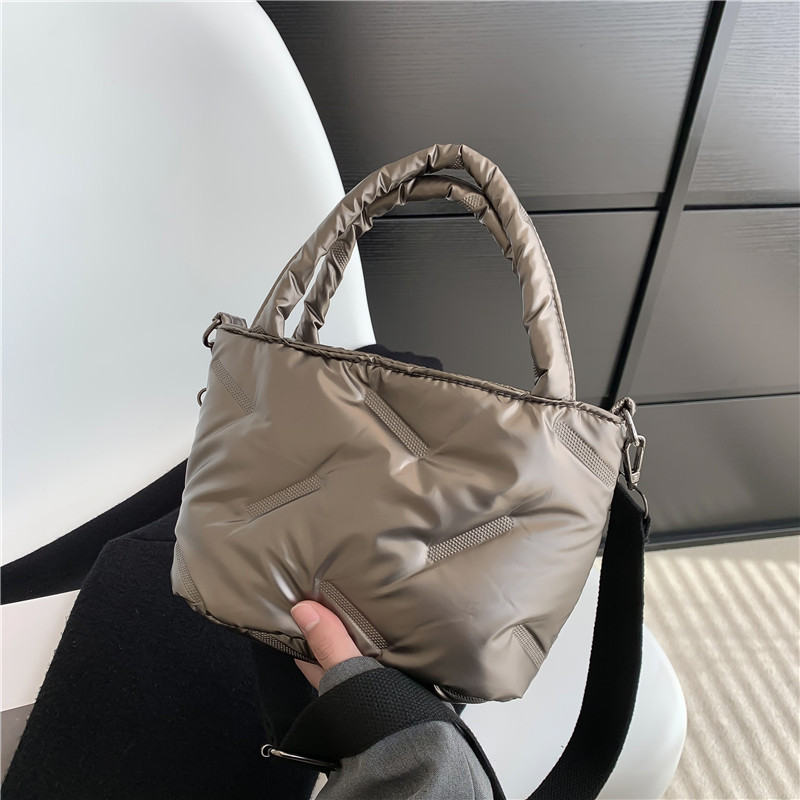 New Women's Shoulder Pu Women's Bag Fashion Leisure Crossbody Bag Bag Travel Simple Versatile Large Capacity Shoulder Bag Women