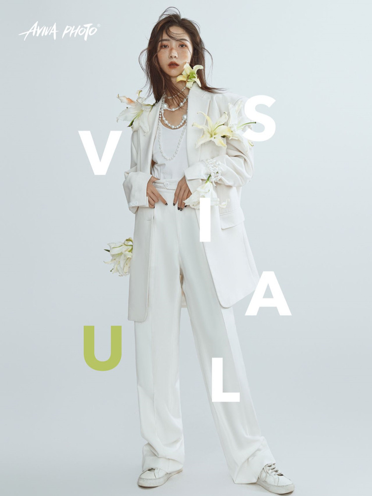 2021新款影楼个人形象照女士西服写真主题时尚个性肖像艺术照服装