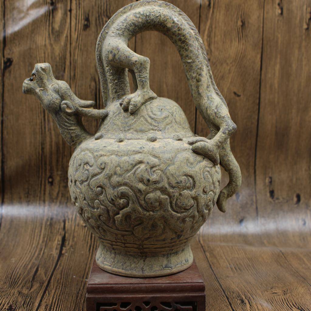 宋越窑青瓷瓷器龙抬头刻花倒流壶 古董老货 出土古玩收藏仿古瓷器