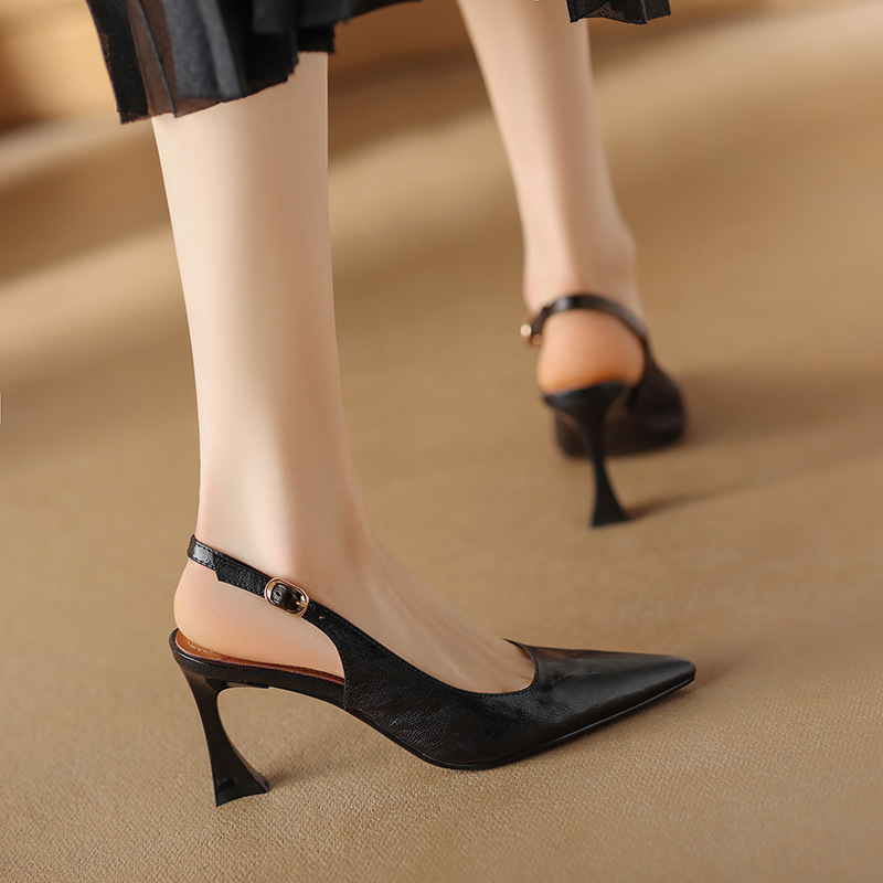 性感女神高跟鞋春夏季新款鞋子尖头细跟包头后空搭扣正装女式凉鞋