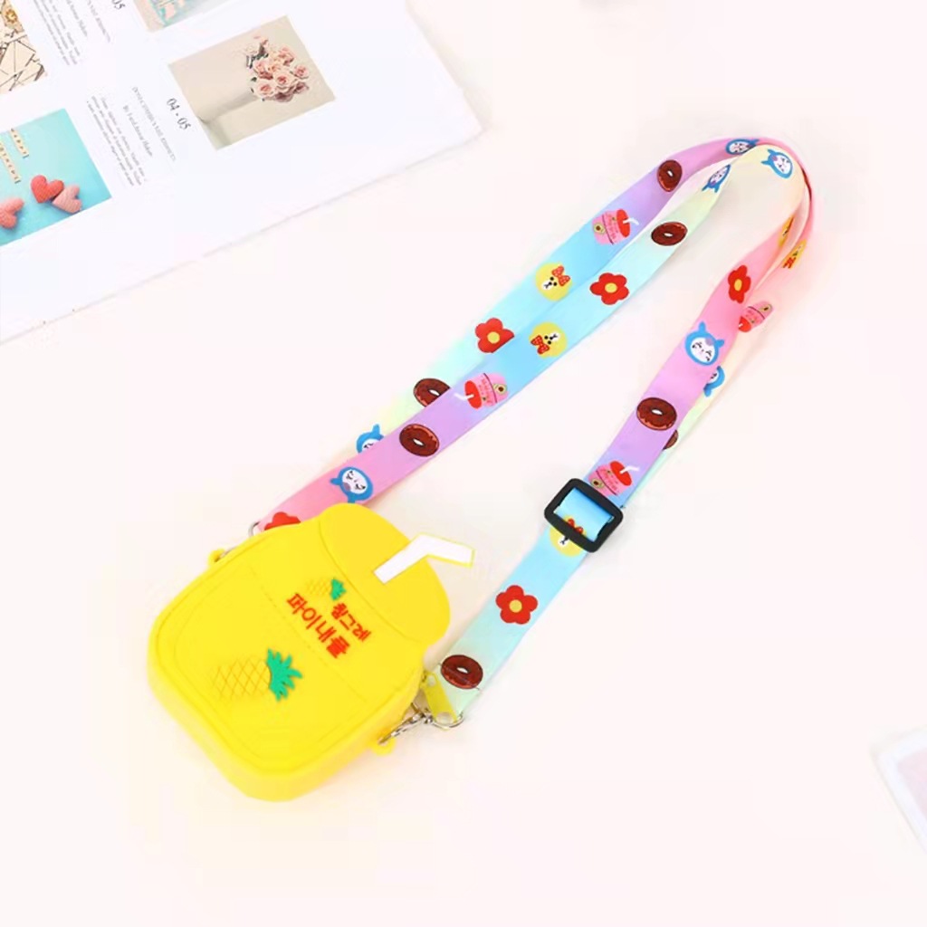 INS Popular Korean Style Silicone Cartoon Cute Yakult Summer Wear and Play Fashion Kindergarten Gifts Messenger Bag