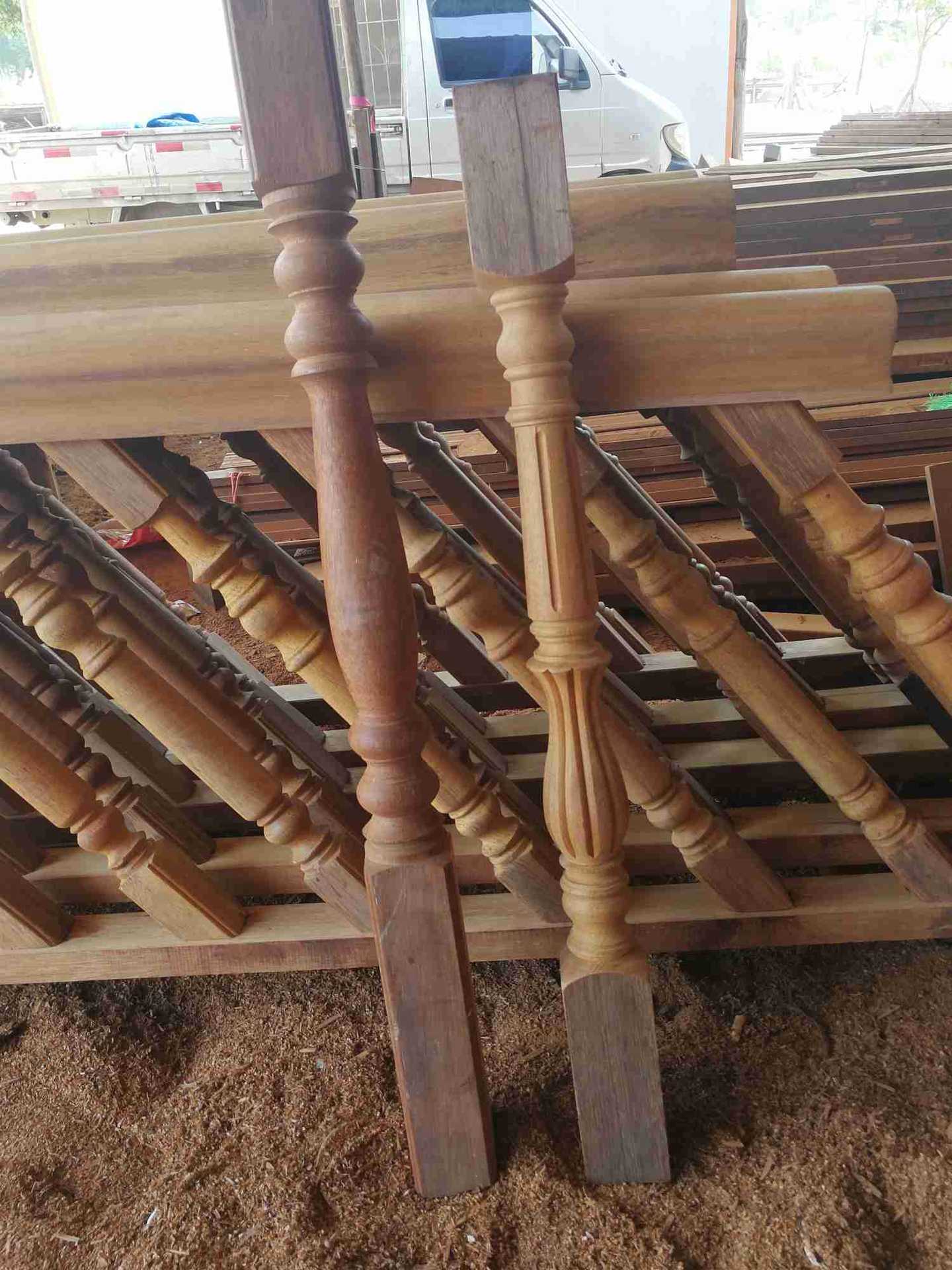 印尼菠萝格楼梯扶手,实木扶手,复式护栏,别墅红木栏杆.