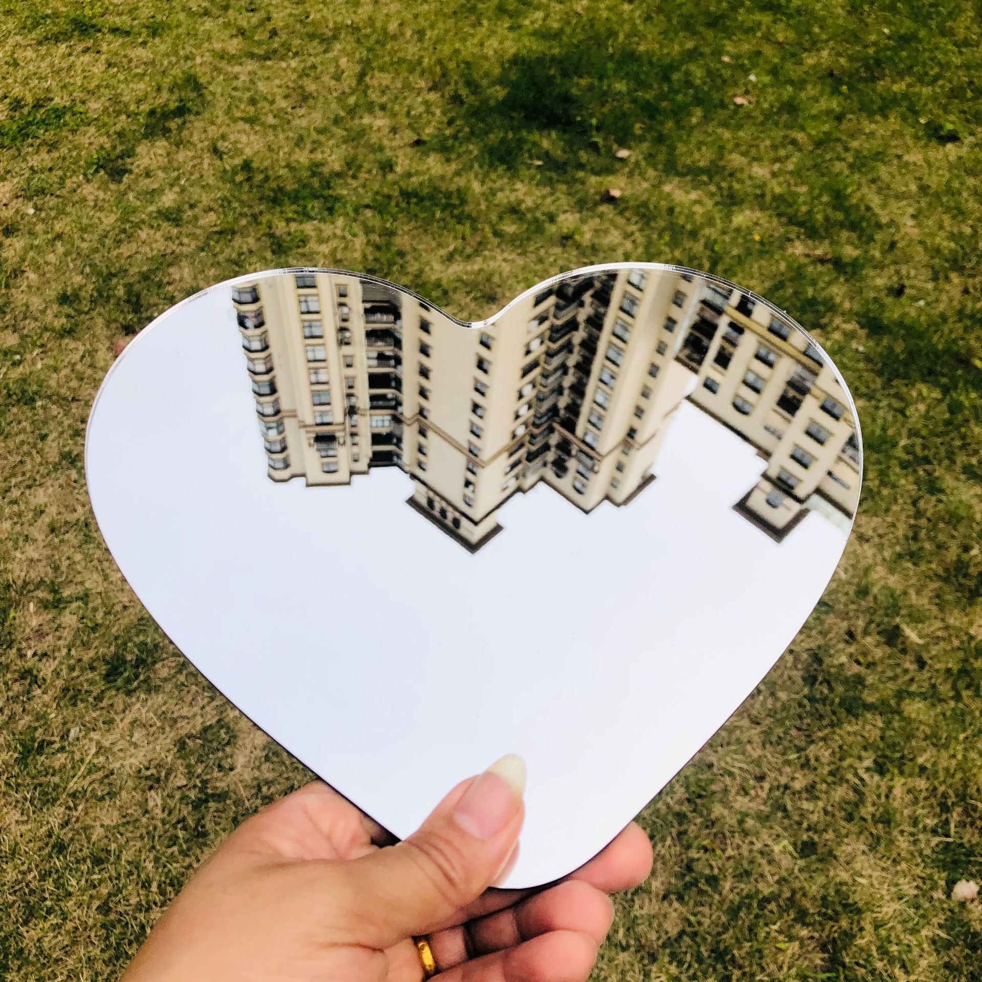 厂家现货镜面亚克力板材银色茶色亚克力半透镜子镜片3mm半透镜片