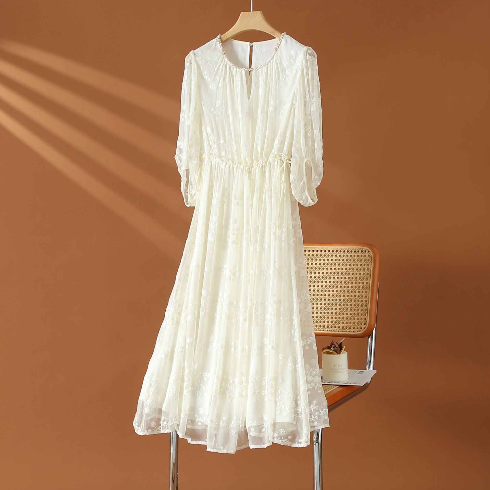 杭州真丝绣花桑蚕丝连衣裙2024夏季新款女装法式白色刺绣气质长裙