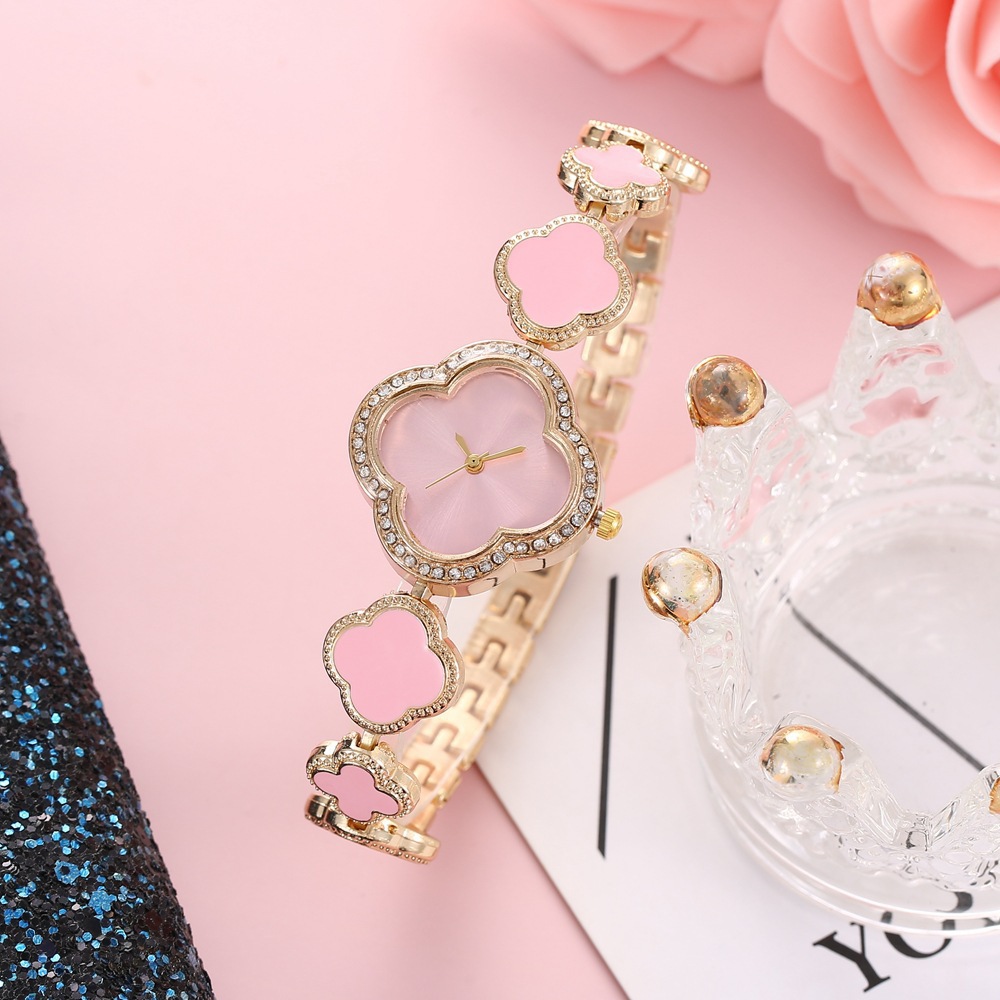 Cross-Border Live Broadcast Female Student Watch Four-Leaf Clover Diamond Ins College Style Temperament Small Dial Ornamental Bracelet Ornament