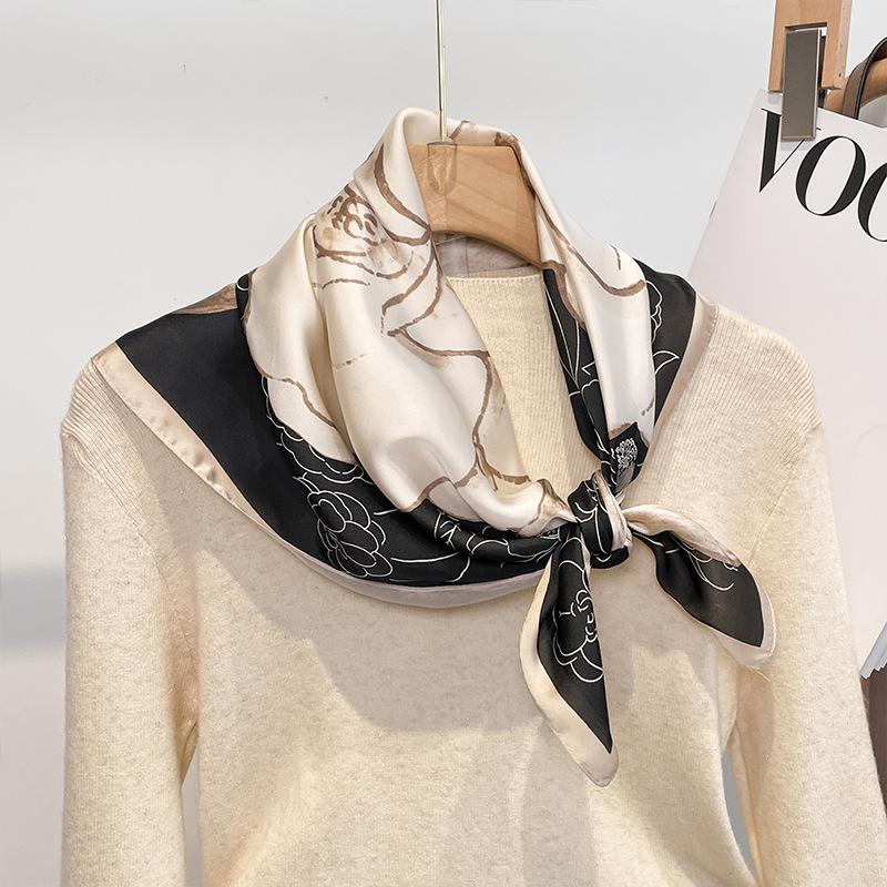 中国风山茶花小方巾丝巾女款春秋夏季搭配衬衫护颈围脖围巾70方巾