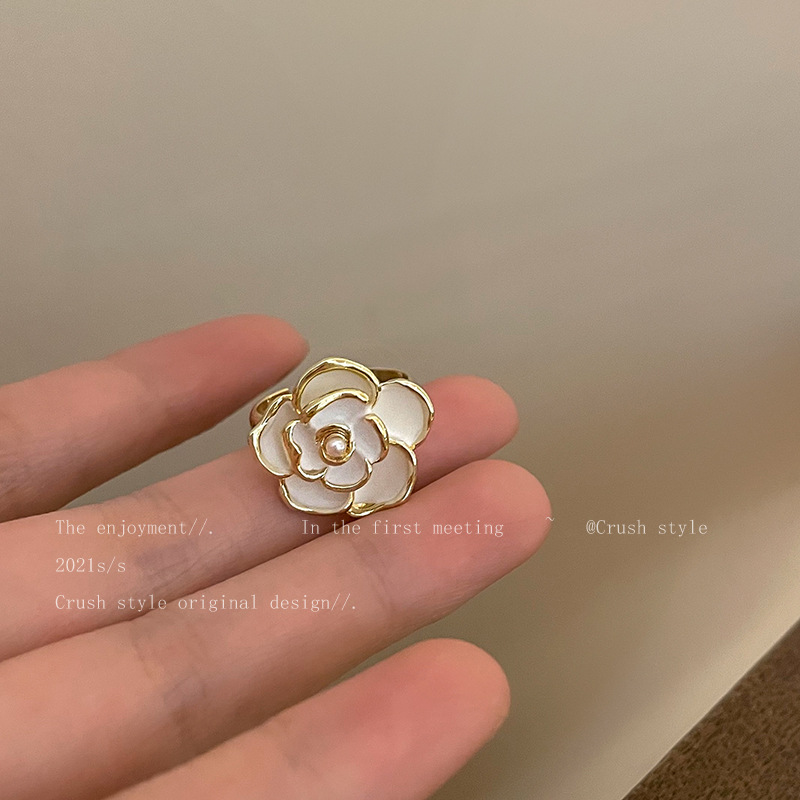 2023 New Korean French White Camellia Ring Retro Gentle Dignified Sense of Design Niche Ring Rings