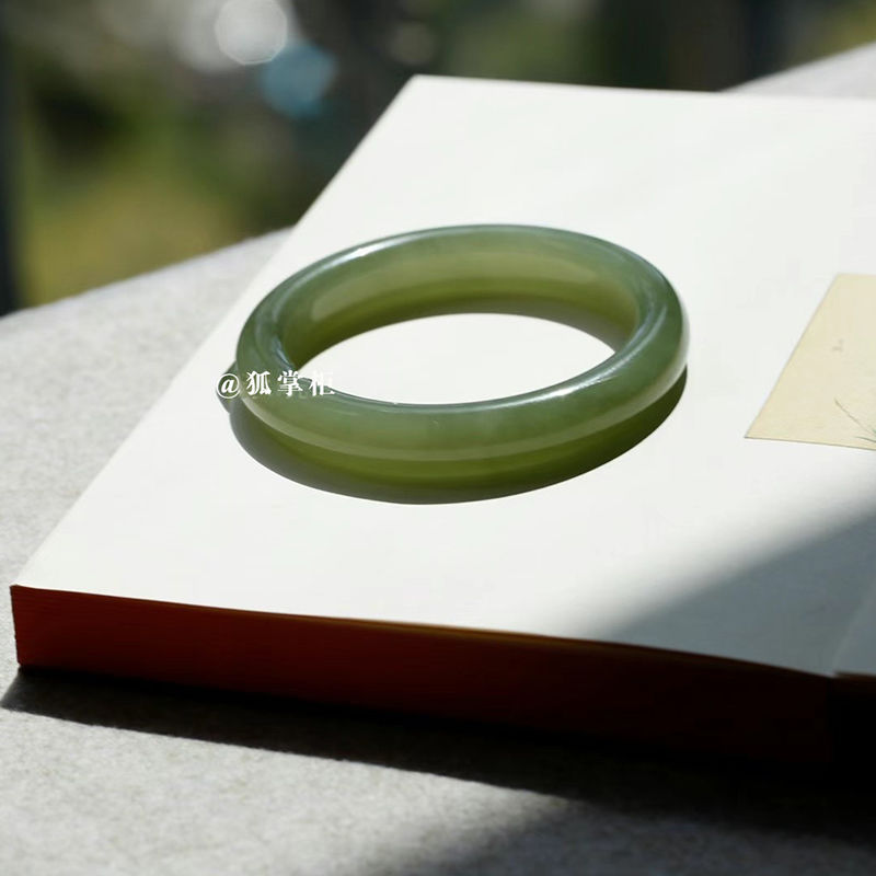 玉镯子新疆和田玉青玉手镯粗粗女款浅湖水绿感叮当镯仿晴水玉镯