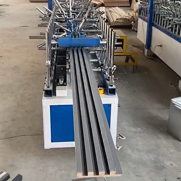 包覆机厂家 踢脚线包覆机 装饰条包覆机 鱼骨木墙板包覆机