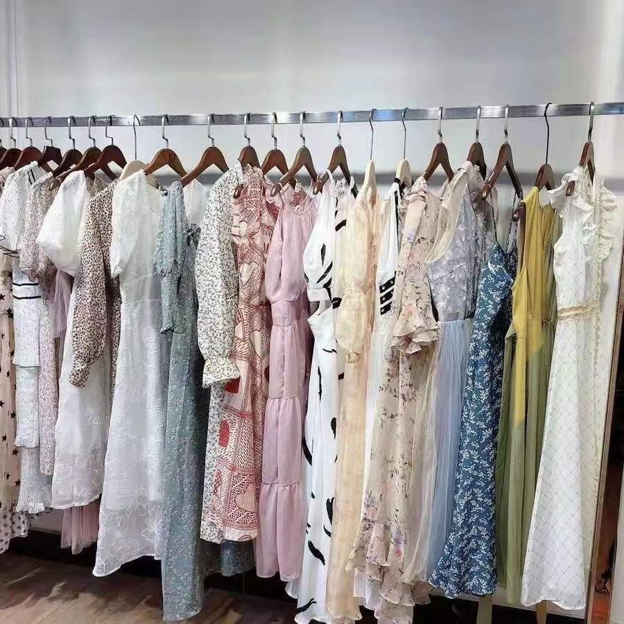 厂家批发一元服装清仓处理东南亚非洲出口女装地摊货源