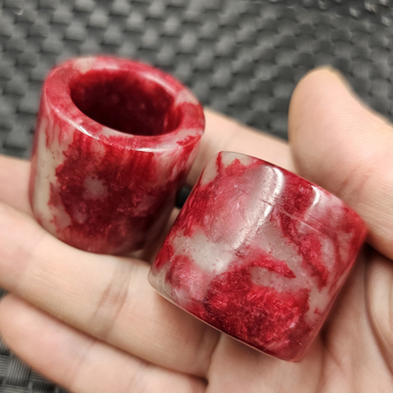 红岫玉扳指鸡血红玉石扳指加宽加大号玉指环男女通手饰文玩批发