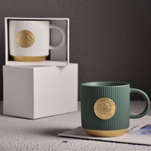 北欧风陶瓷咖啡杯竖条纹铜章马克杯办公室水杯牛奶杯伴手礼印Logo