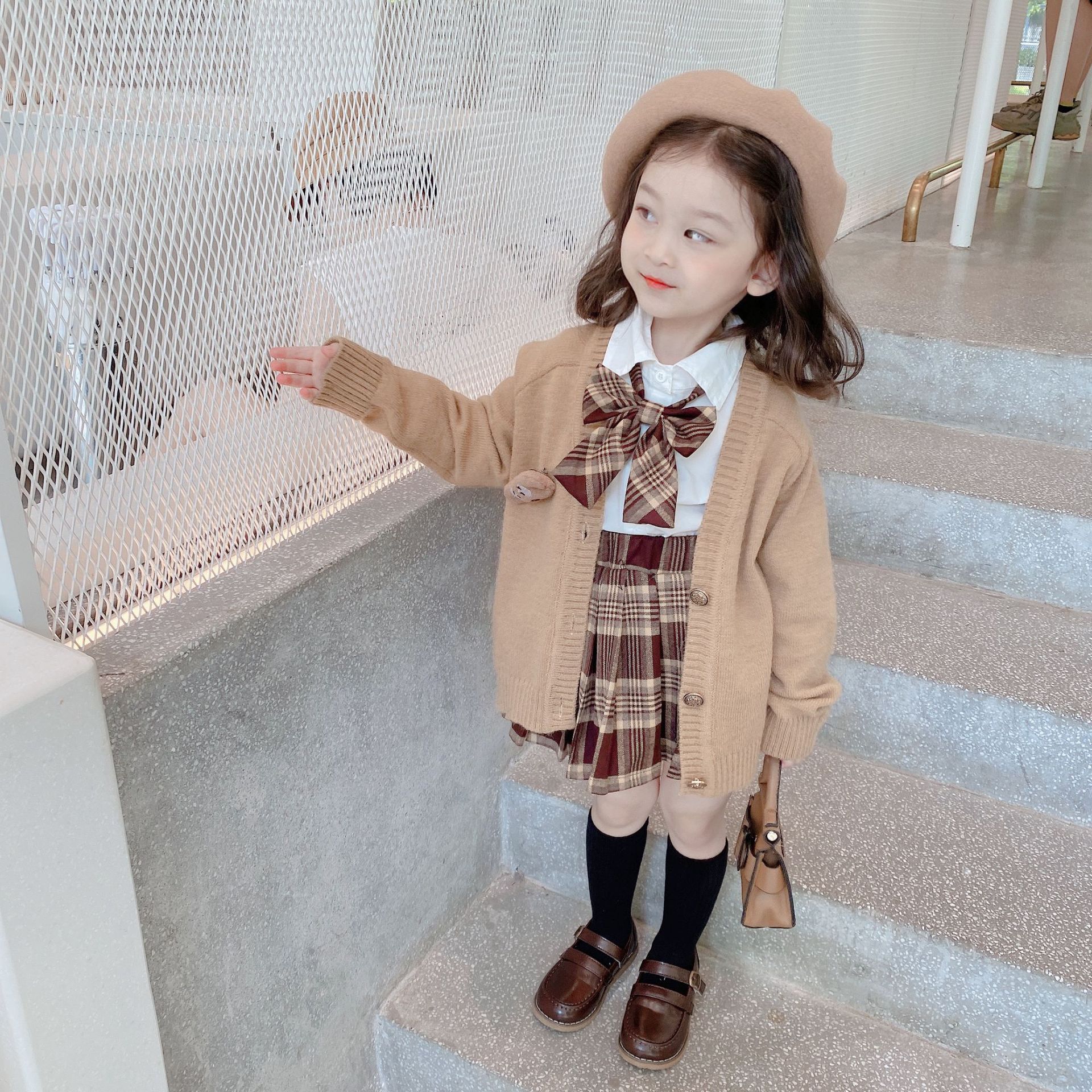 2021新款女童秋装学院风套装洋气儿童针织开衫女孩jk校园服三件套