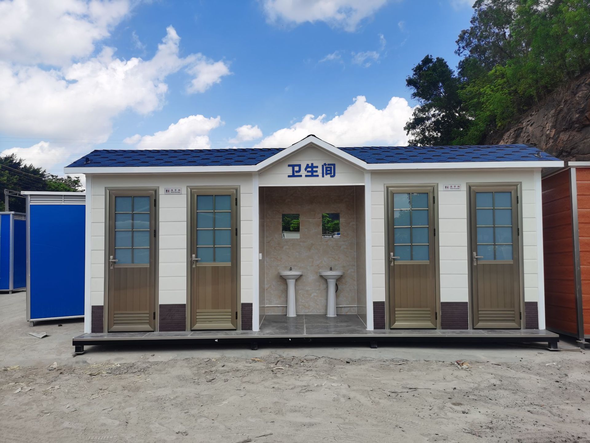 户外景区公共移动厕所厂家直销金属雕花板工地简易式卫生间淋浴房