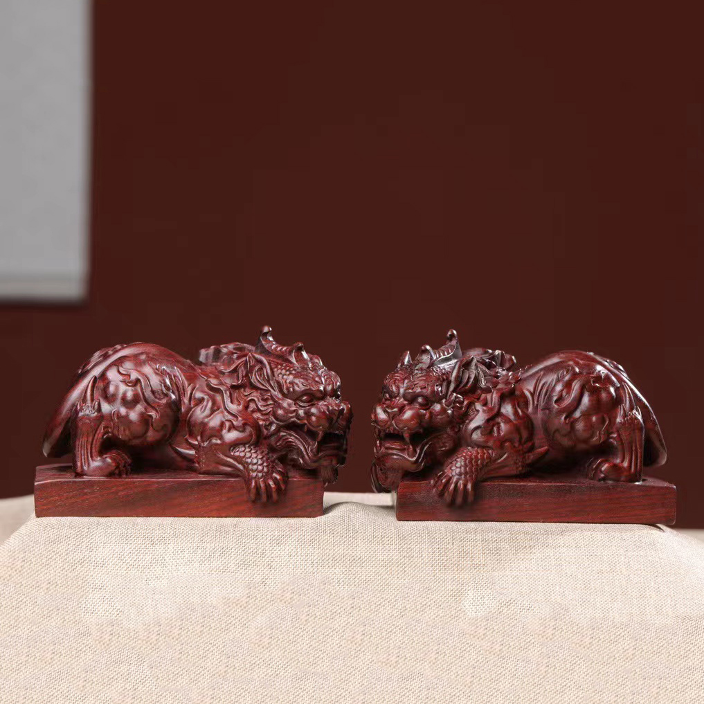 小叶紫檀木雕高油密镇水兽吸水兽摆件手把件文玩家居装饰品红木
