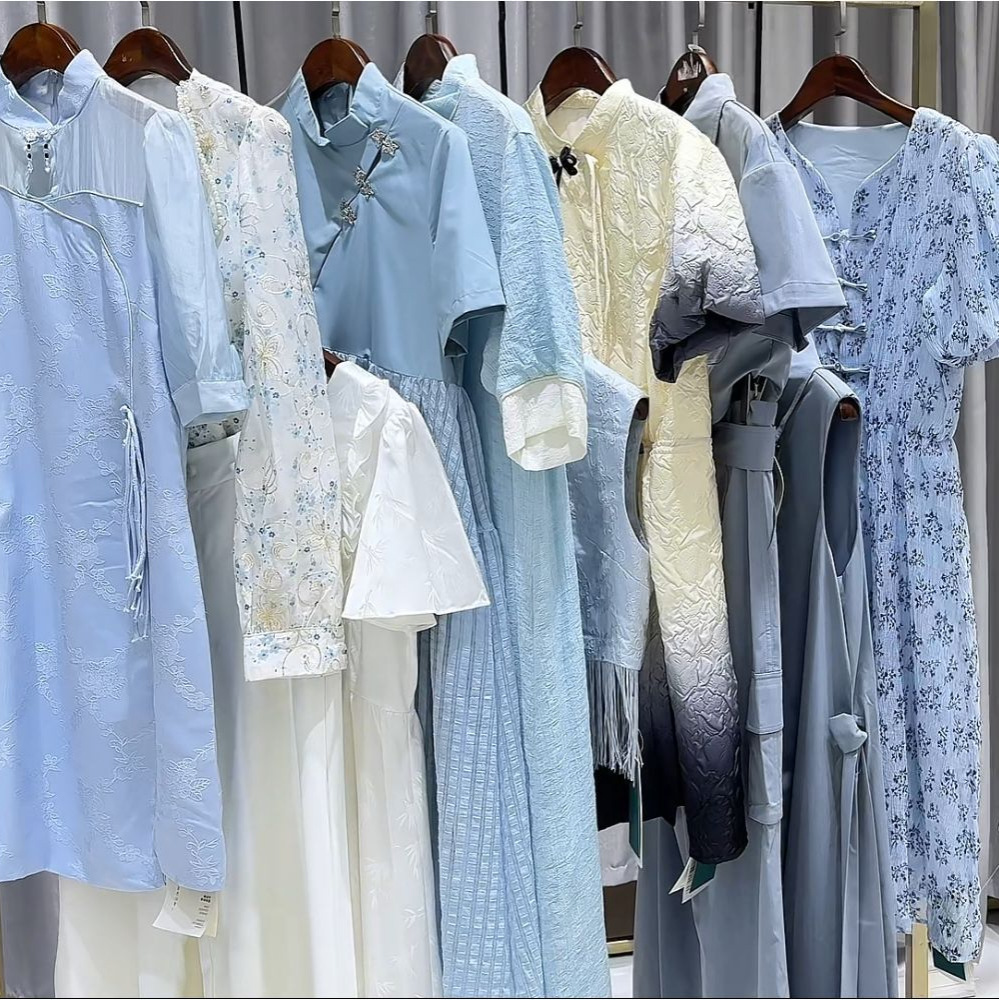 连衣裙品牌折扣女装衣服外贸尾单清货衣服四季青高端女装撤柜尾款