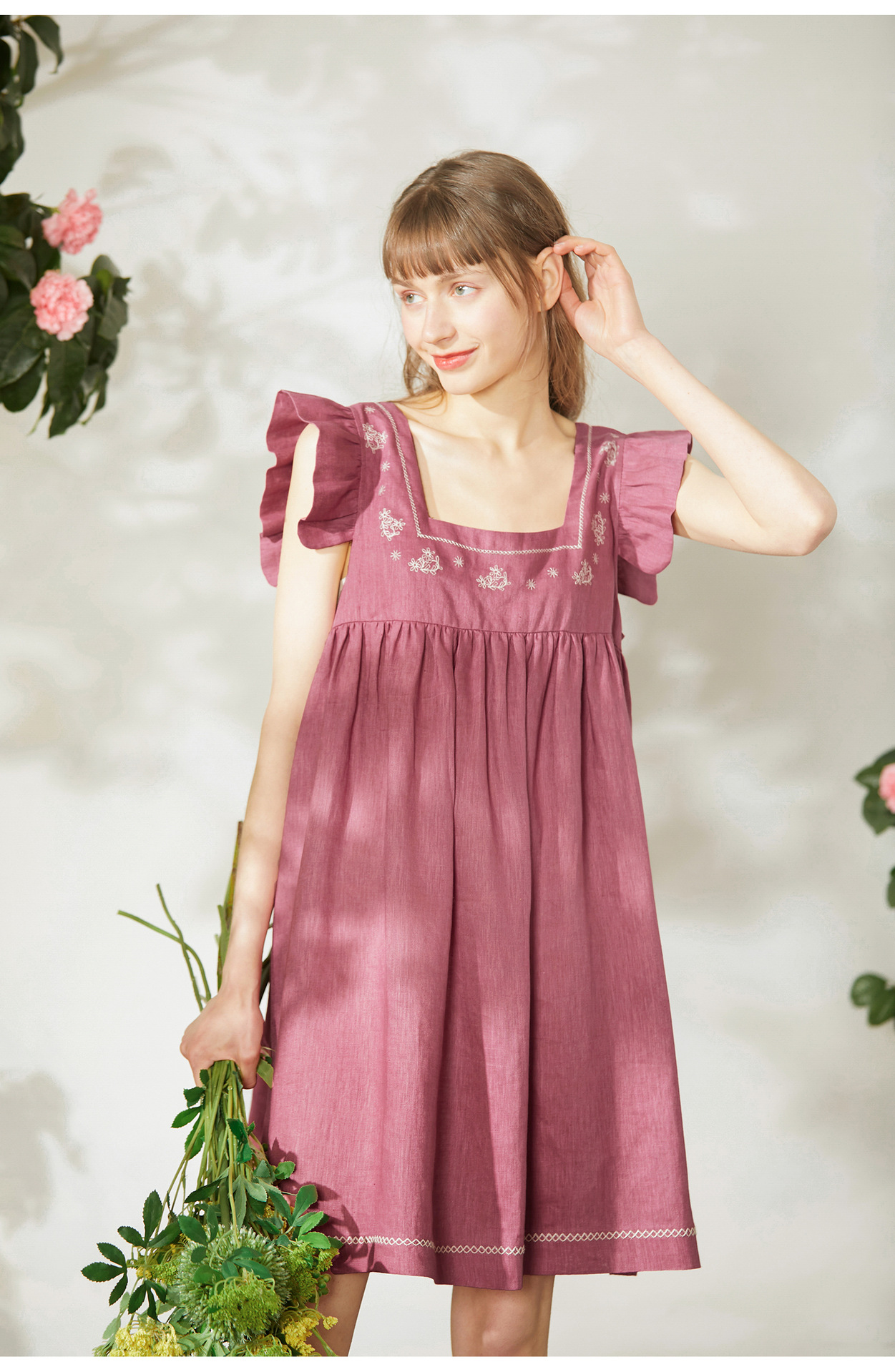 厂家直销亚麻无袖连衣裙荷叶边方领绣花娃娃裙少女中长裙82833