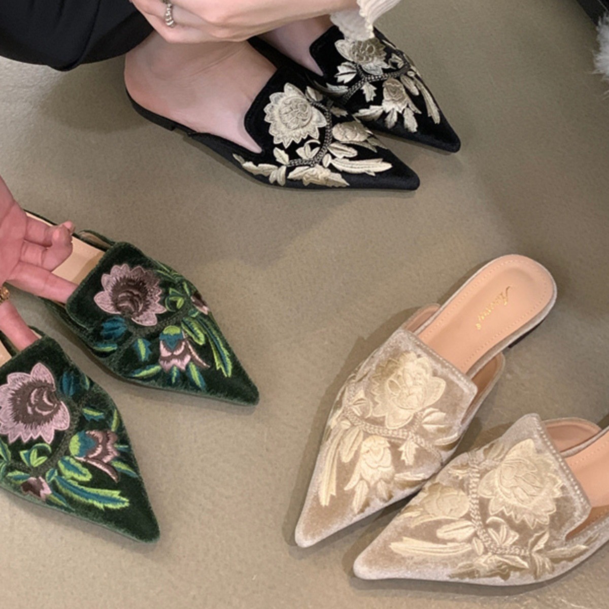 2024夏季新款凉拖凉鞋国潮刺绣花包头半拖鞋女外穿尖头平底穆勒鞋