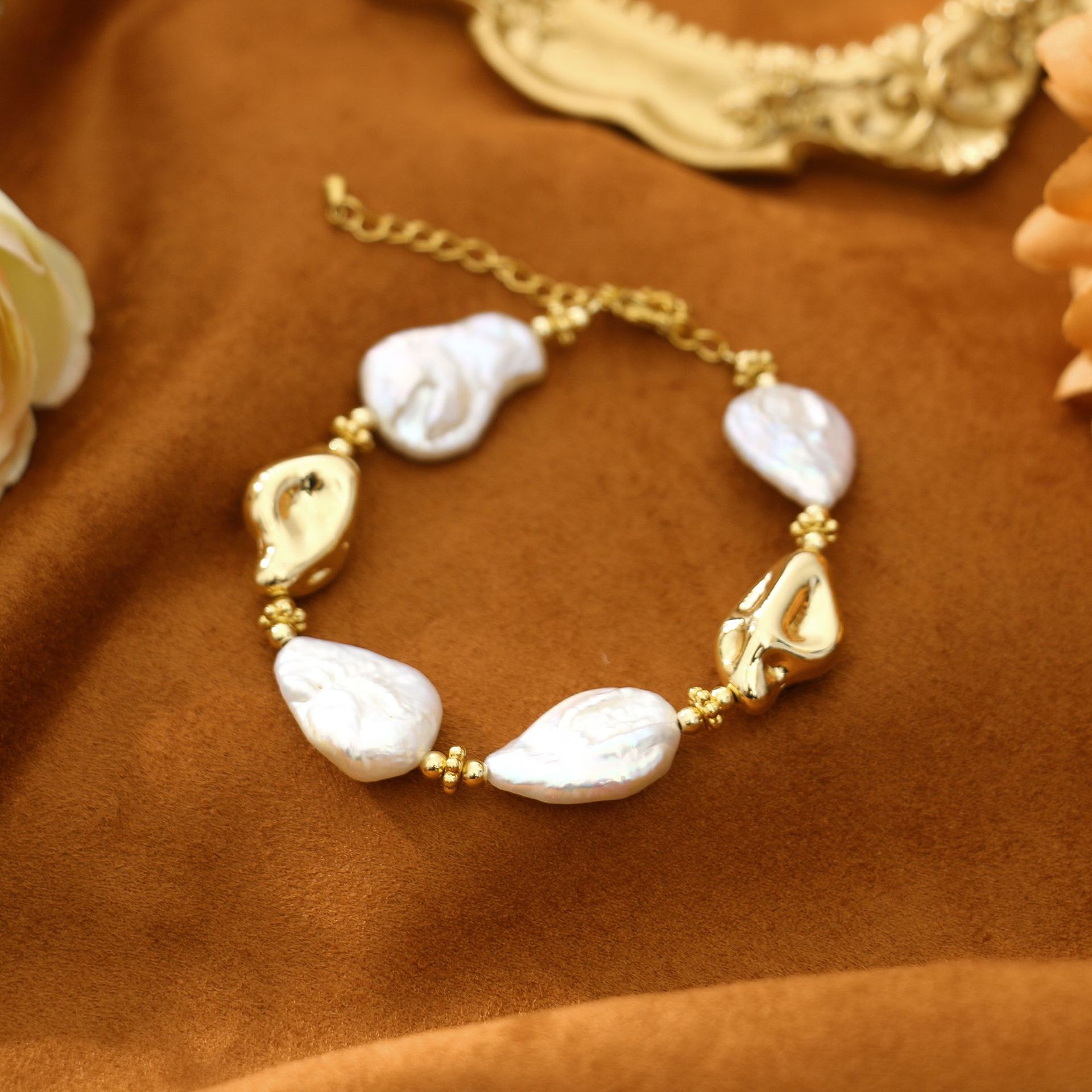 Water Drop Button Baroque Natural Pearl All-Match Bracelet Niche Design Light Luxury Bracelet Girlfriends Student Jewelry