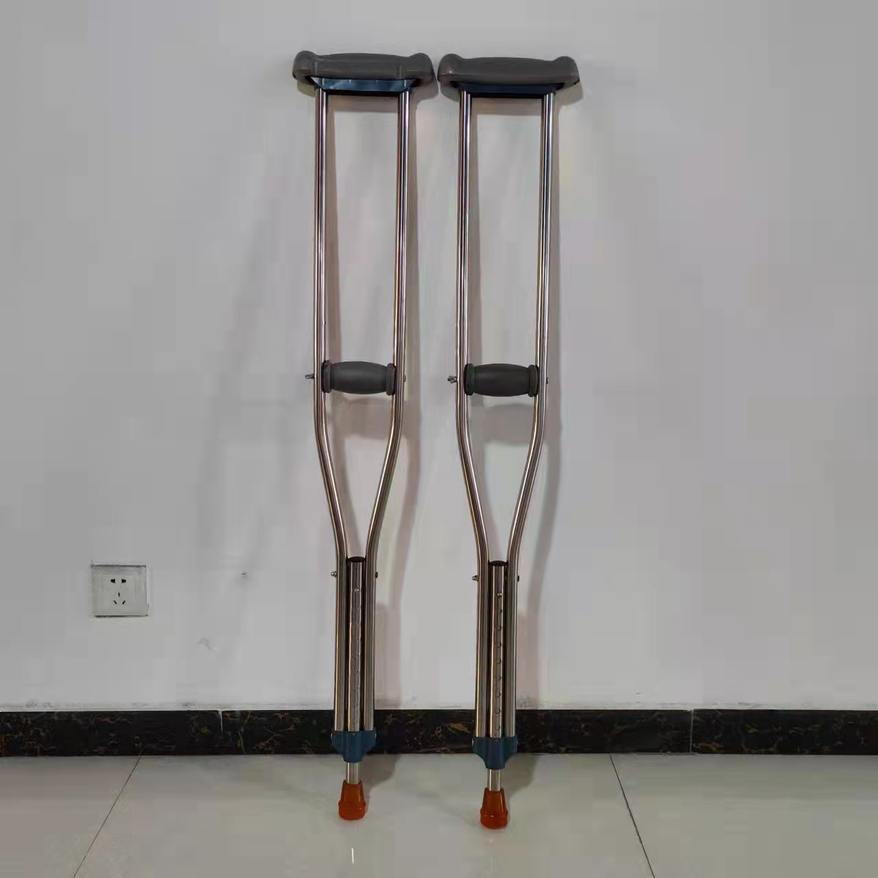 批发 不锈钢拐杖 腋下双拐 铝合金腋拐 康复助行拐杖手杖双腋下拐