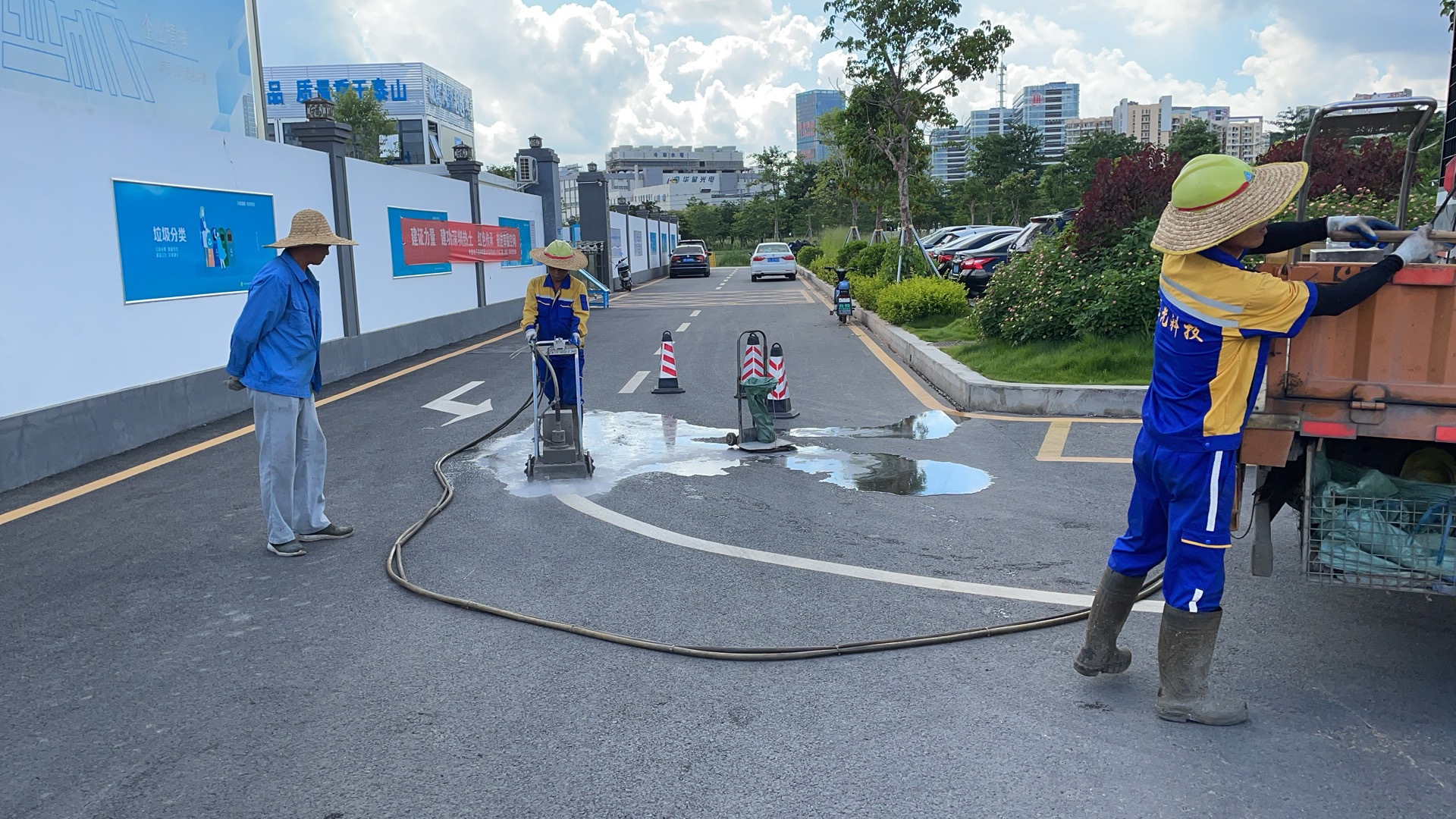 高压水除线热熔线清除沥青路除线专业施工队旧线清除道路路面打磨