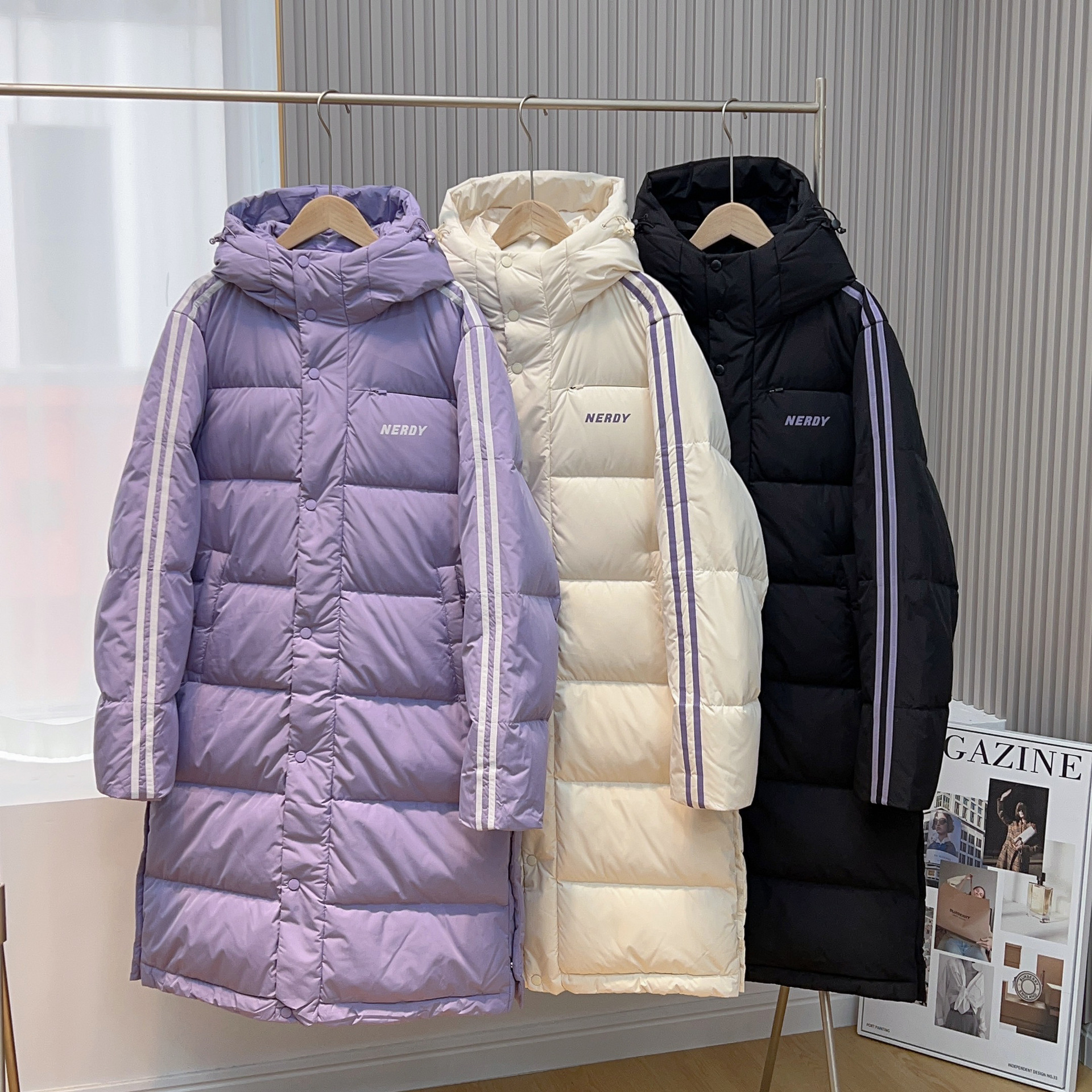 现货22冬季韩版nerdy潮牌反光条长款加厚保暖情侣款白鸭绒连帽羽