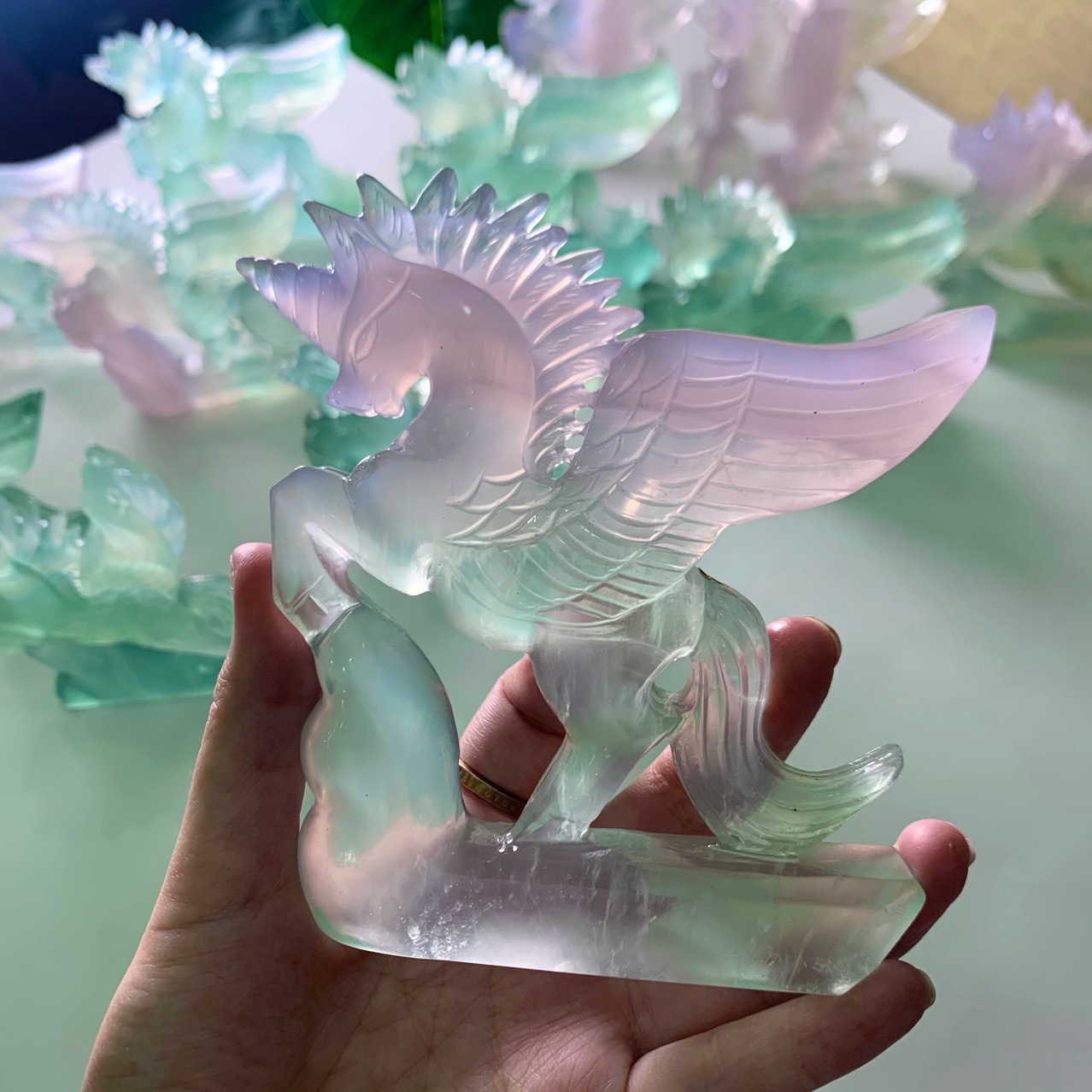 天然萤石独角兽飞马摆件男女动物雕刻摆件