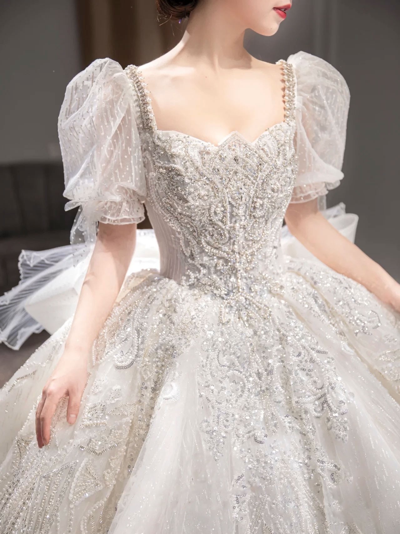 新款泡泡袖大拖尾婚纱新娘高级感宫廷风法式简约轻小个子工厂直销