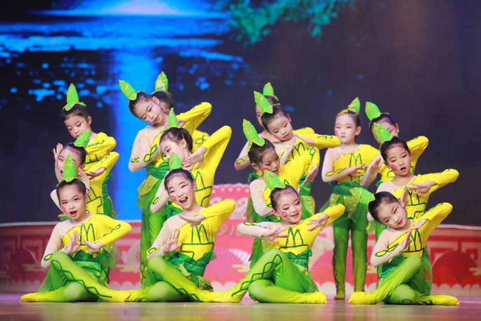 第七届小荷风采表演服笋儿尖尖舞蹈服儿童成人绿色舞蹈演出服装