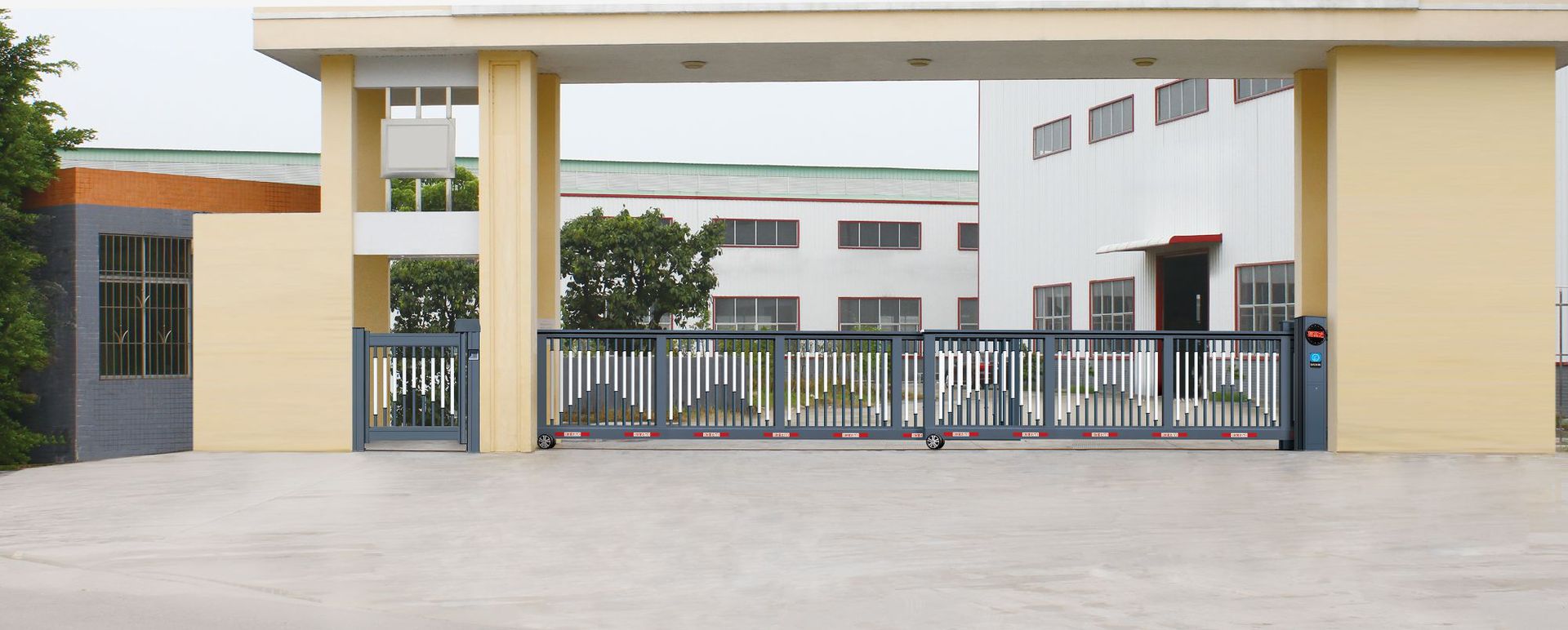 千禾分段直线门分段运行全铝合金简约智能企业大门平移门大缩合比