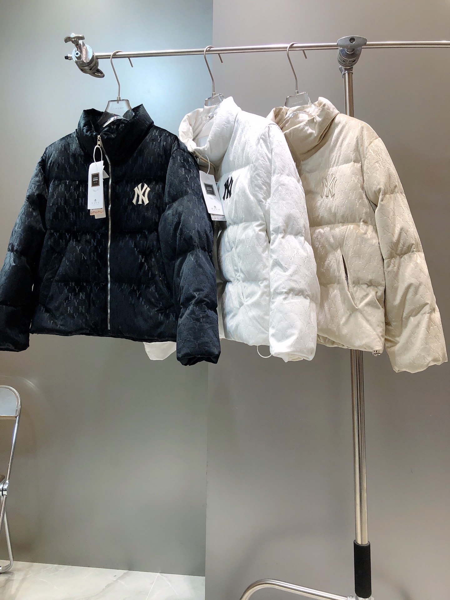 mlb女款短款羽绒服21年秋冬新品ny刺绣金丝绒暗纹立领拉链女棉衣