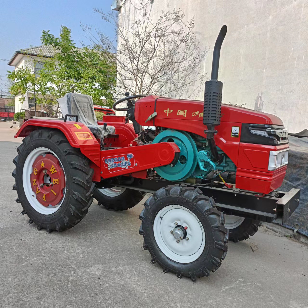 单缸35马力四轮拖拉机图片 矮架大棚王四轮旋耕机 四轮拖拉机厂家