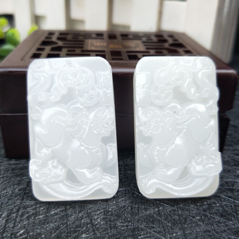 阿富汗玉貔貅牌子吊坠白玉男女款挂件玉佩玉貔貅牌