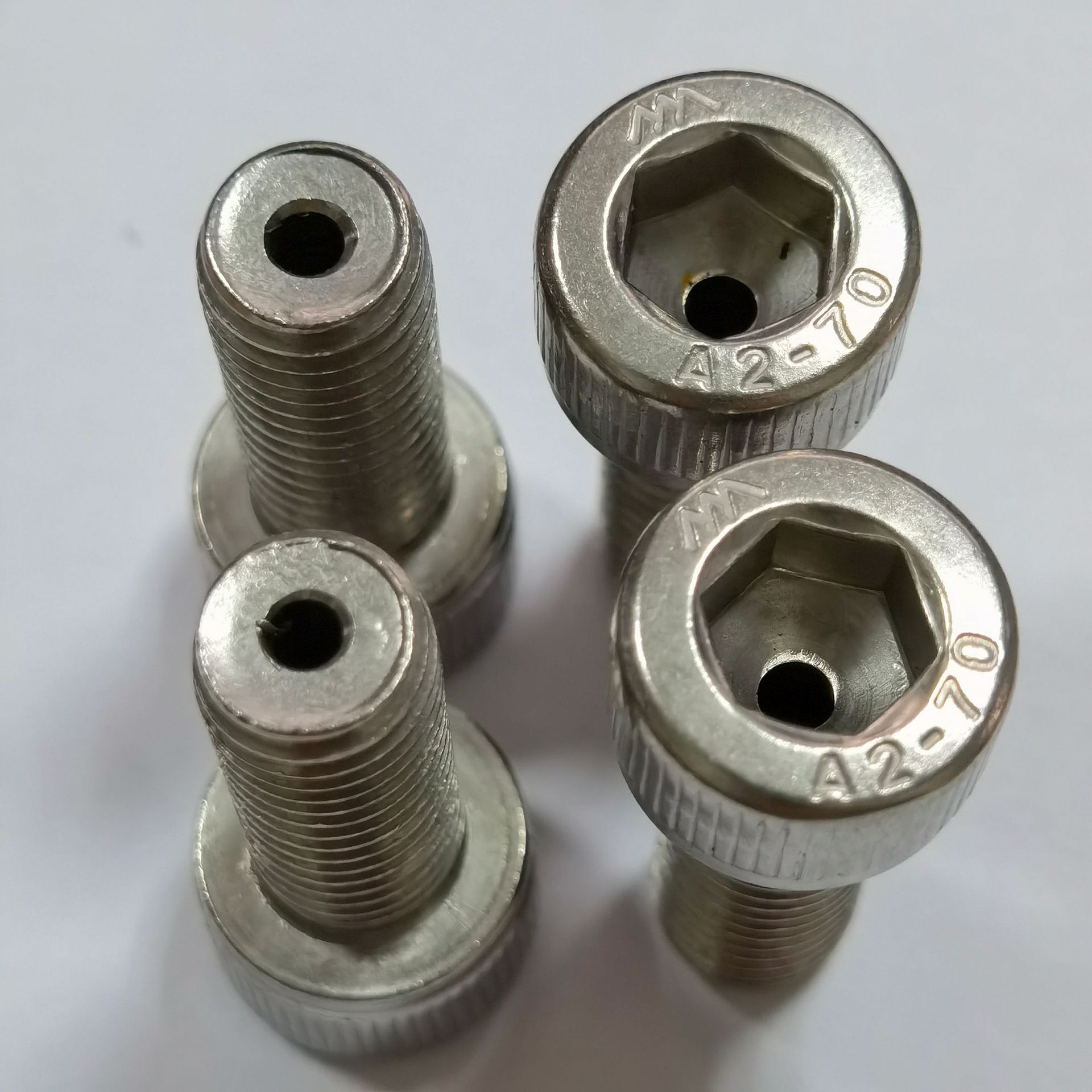 气孔螺丝,真空螺钉,通孔螺丝,透气孔螺钉,螺纹m4/m5 孔径1.