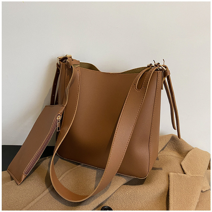 简约休闲大容量女包2021秋冬新款复古时尚韩版大气纯色斜挎托特包