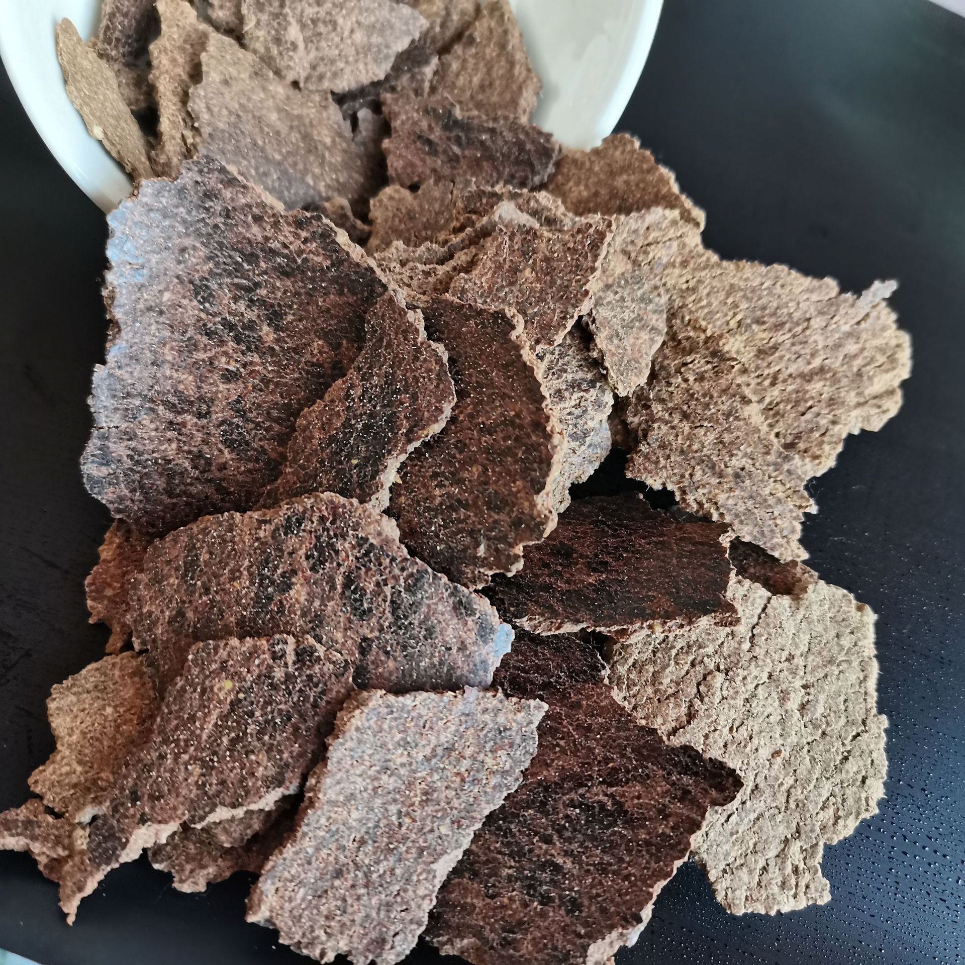 现货供应花生饼花生粕熟榨浓香花生枯麸饼钓鱼打窝家畜禽饲料