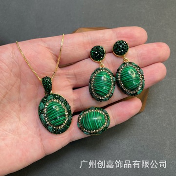 直播网红新款孔雀石玉石镶嵌三件套祖母绿中古小众饰品跨境货源