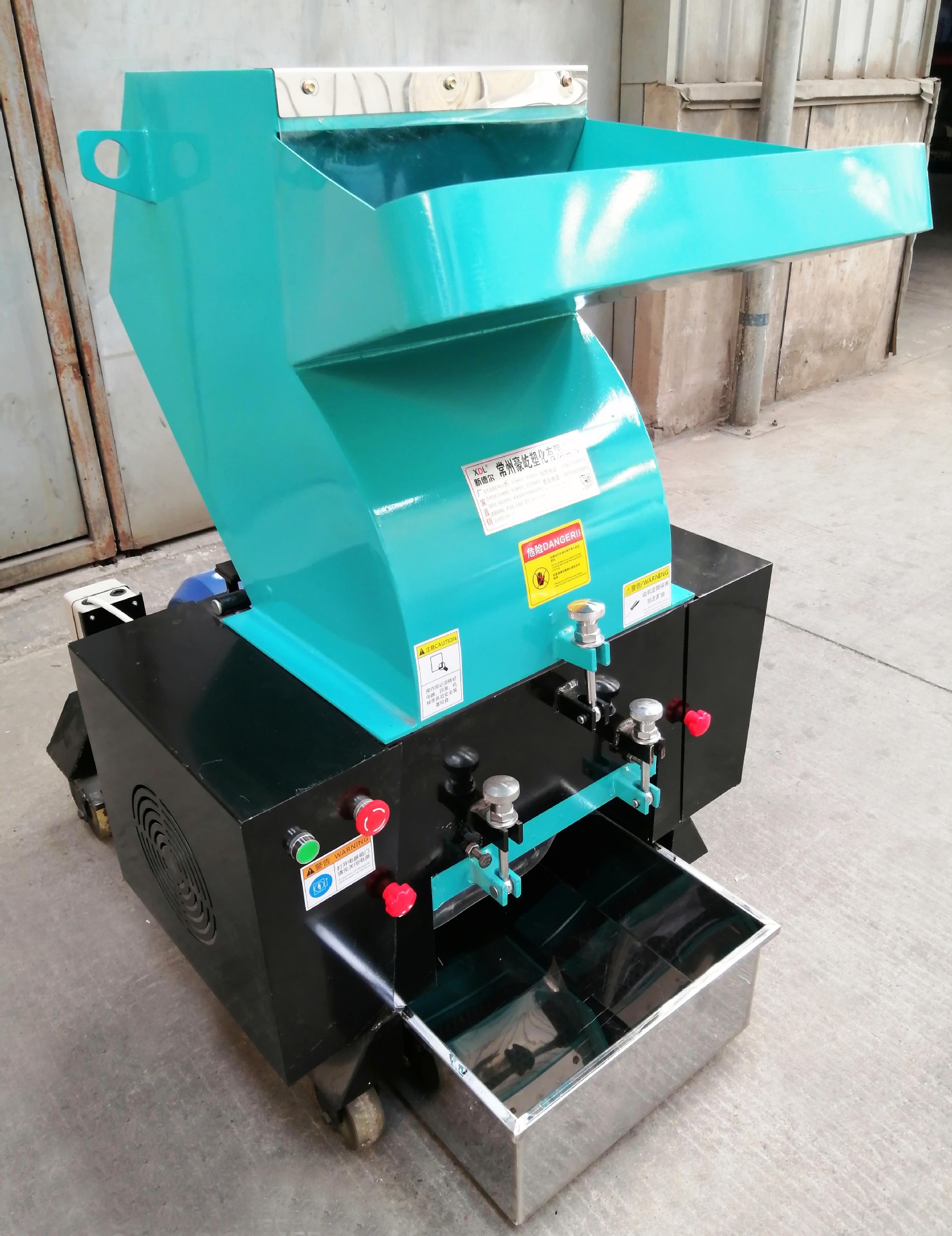 强力400型塑料粉碎机7.