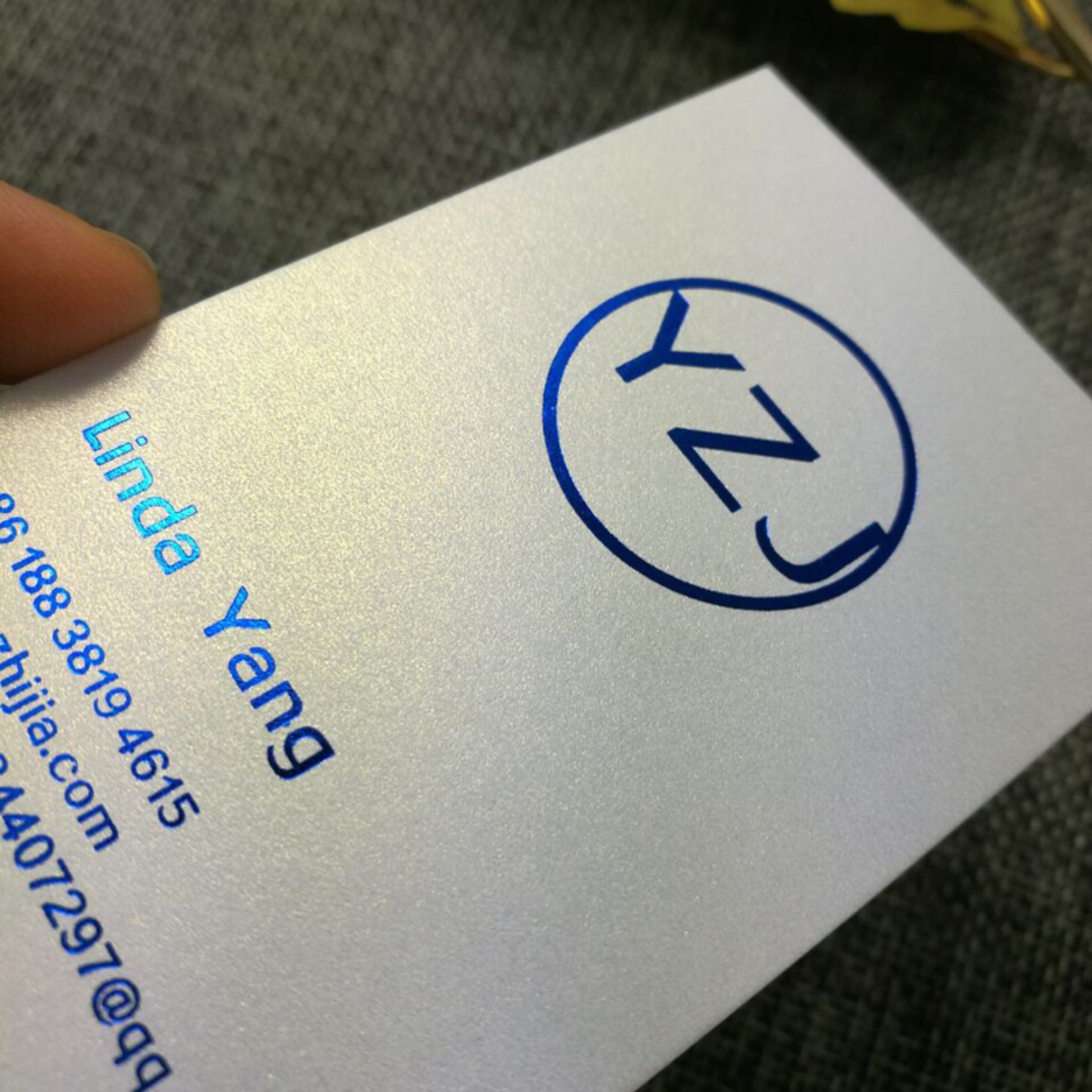 300克特种纸高档名片水晶凸字烫金凹凸浮雕名片制作印刷免费设计