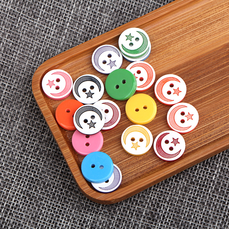 卡通风格小号糖果人纽扣儿童服装圆形可爱装饰扣子宝宝衣服毛衣扣