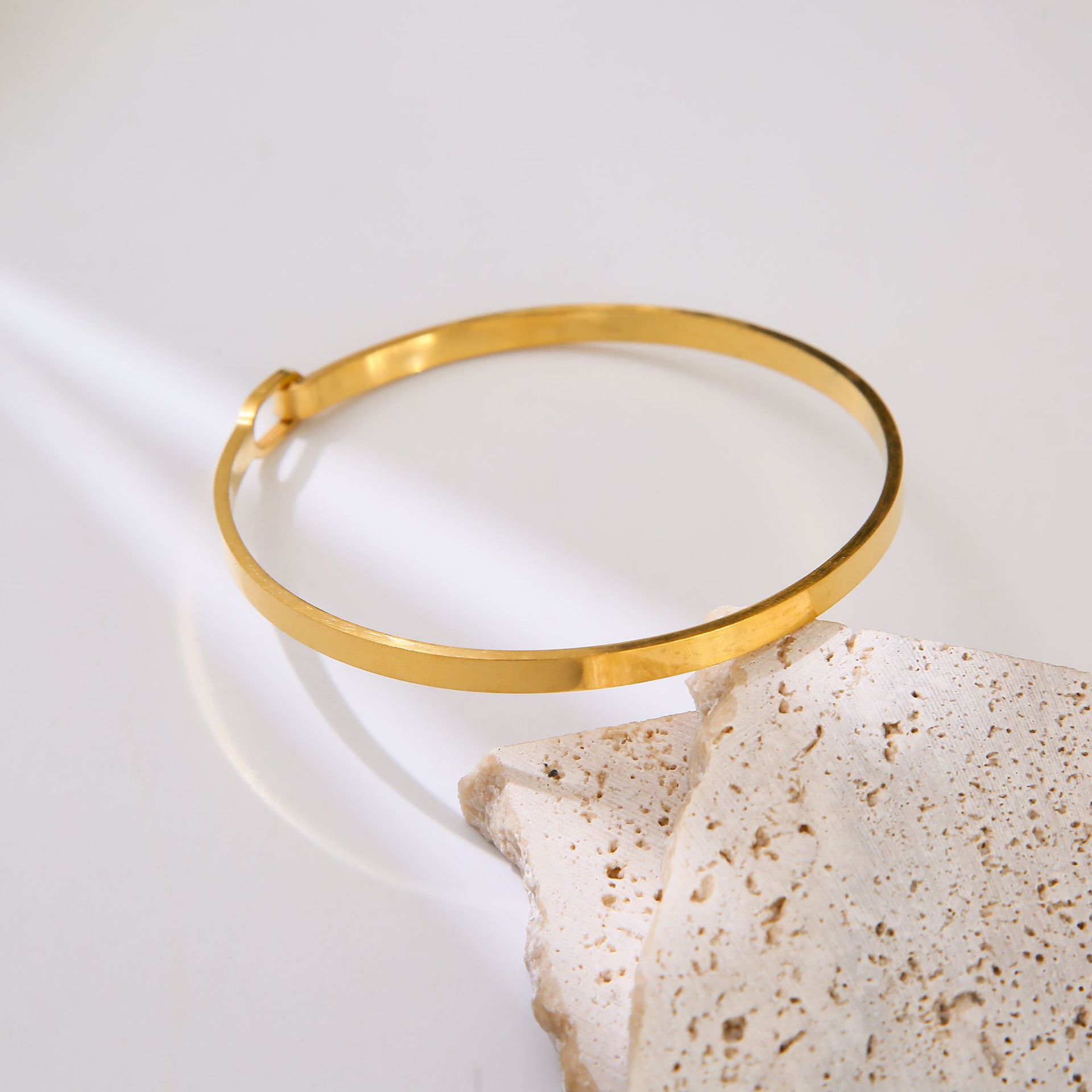 钛钢手镯 钛钢古法不规则不锈钢手镯女拉扣不掉色手镯男手饰男潮