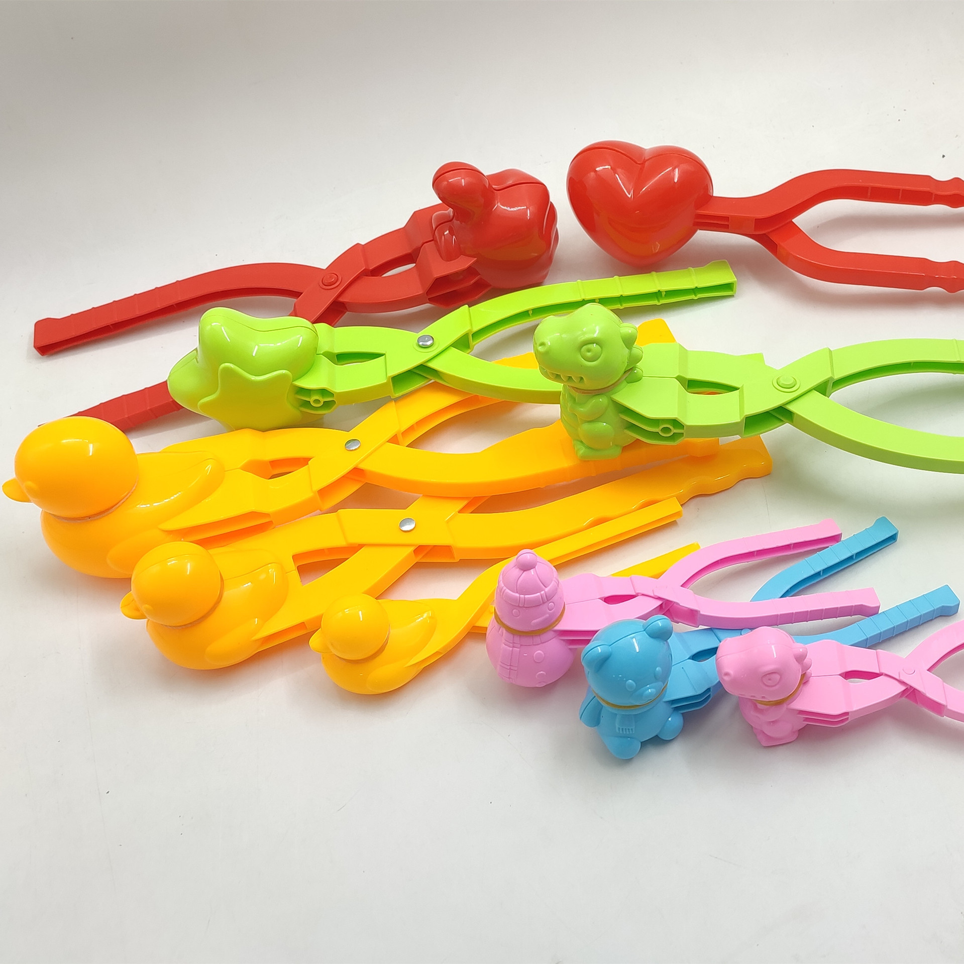 跨境户外打雪仗神器塑料工具冬季户外堆雪人雪球夹球器雪夹子玩具