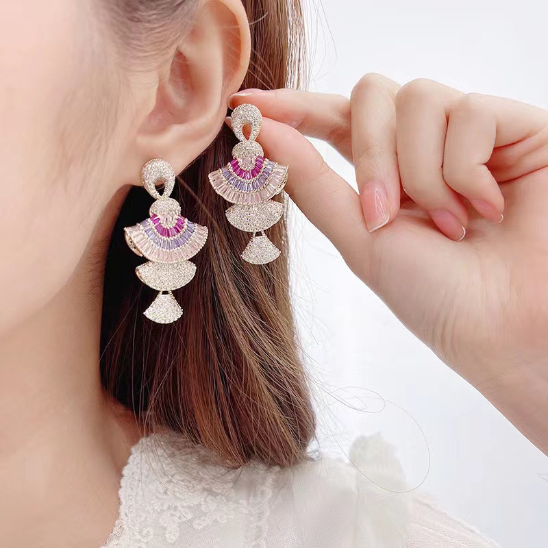 European and American Heavy Industry Color Zircon Small Skirt Earrings Sterling Silver Needle Earrings Three-Dimensional Gradient Pink Scallop Earrings