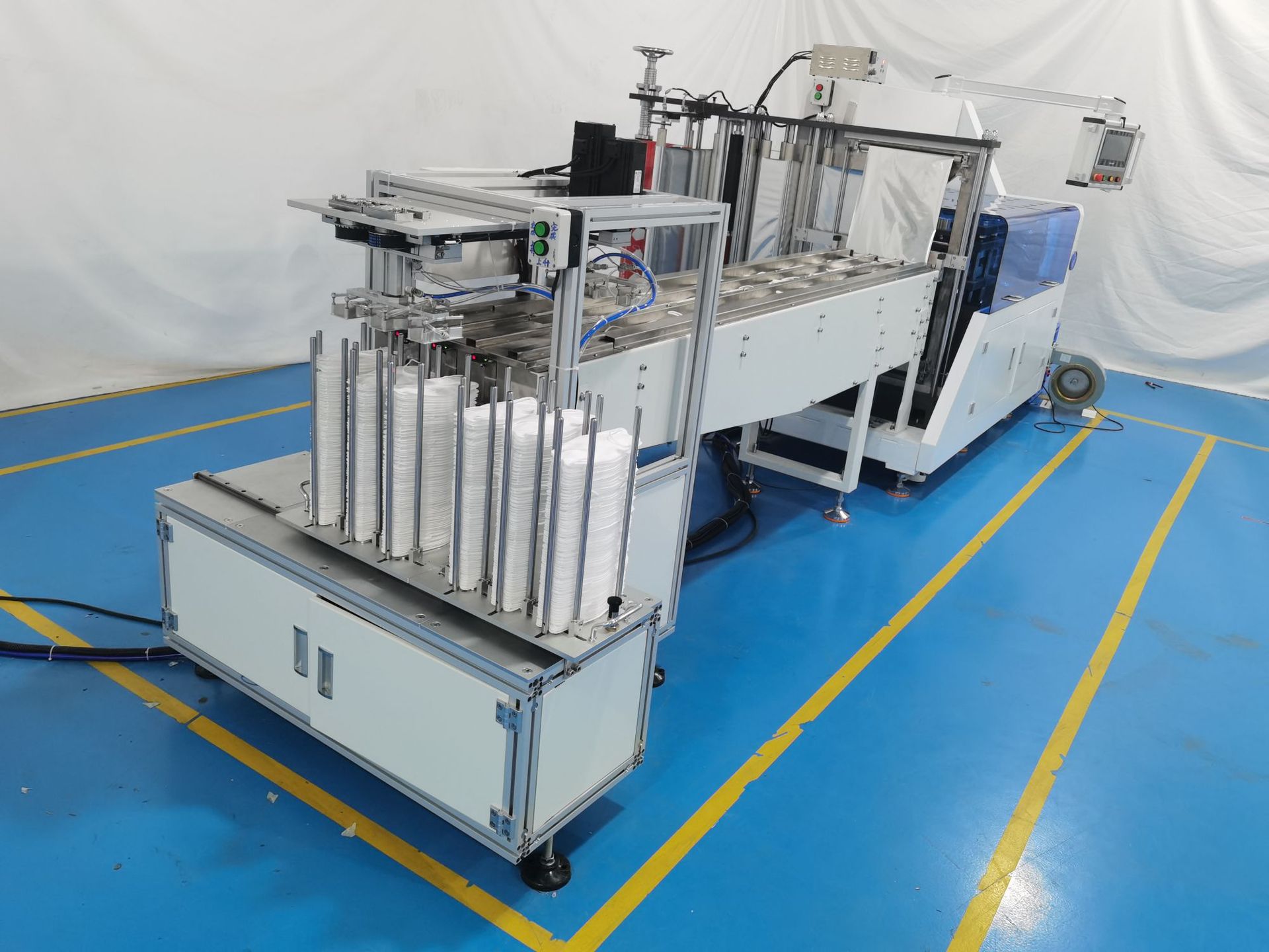 韩国六通道kf94鱼形口罩包装机四边封自动包装机口罩独立打包机