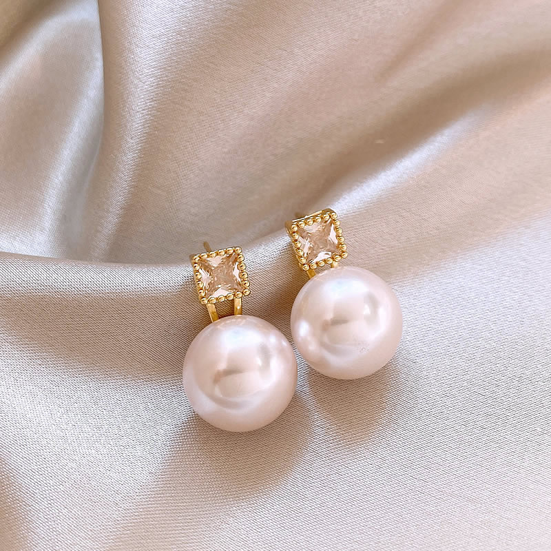 Fashion High-Grade Zircon Pearl Earrings French Minority Retro Affordable Luxury Stud Earrings 2023 New Earrings Wholesale