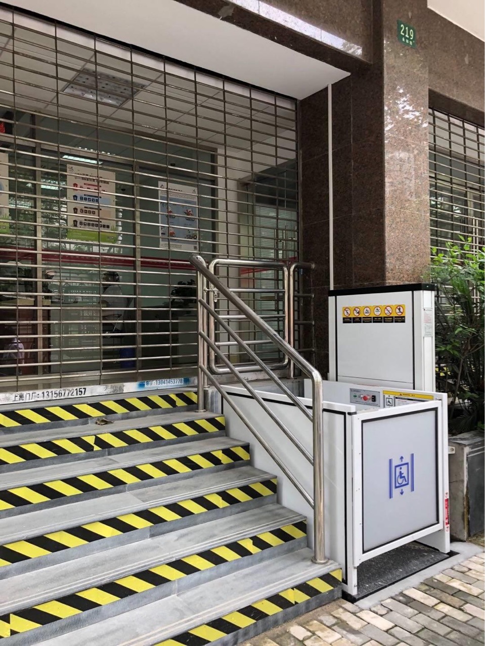垂直升降平台 老人家用直线升降机 残疾人无障碍轮椅电梯 智能