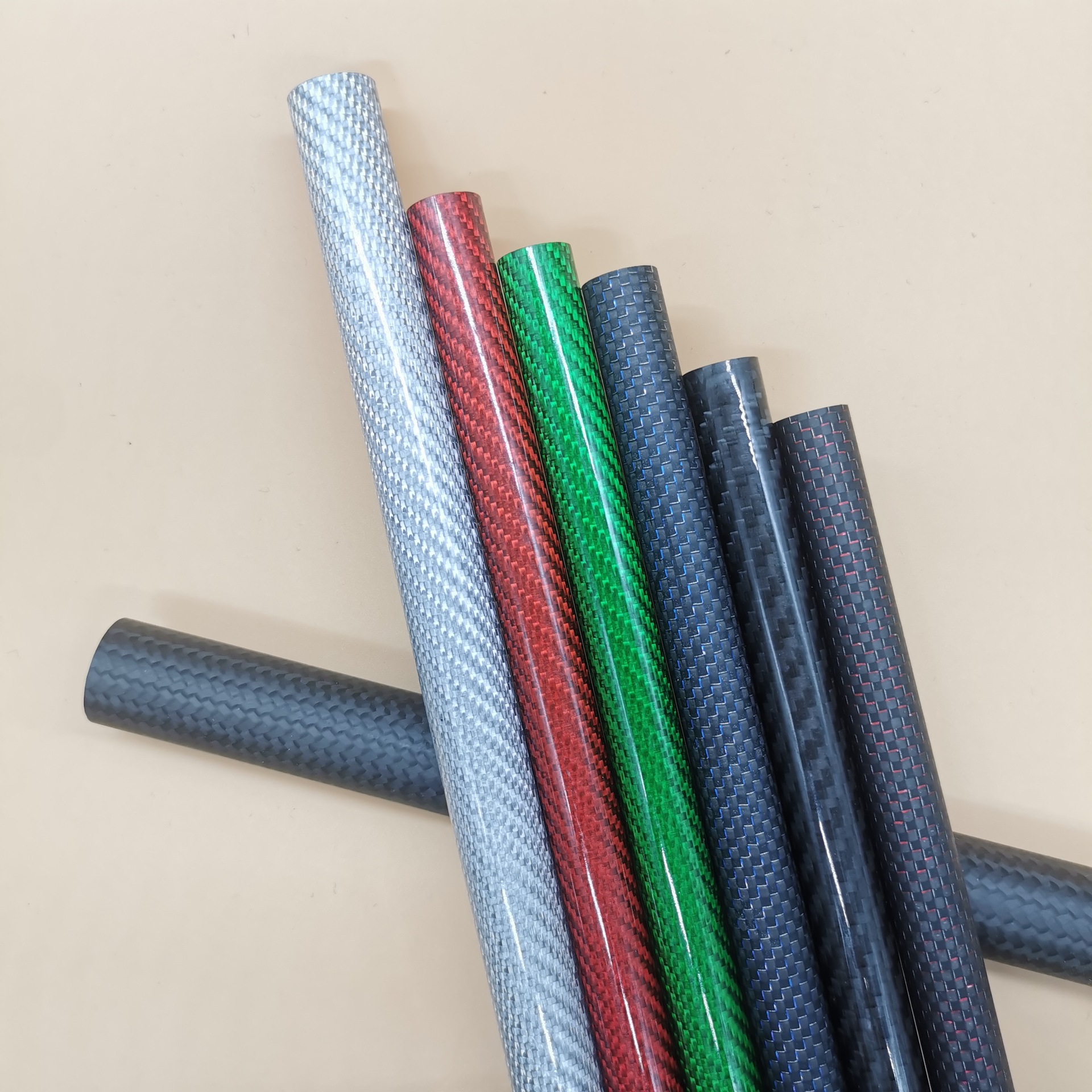 多规格多尺寸彩色碳纤维管 平纹斜纹碳纤维方管圆管