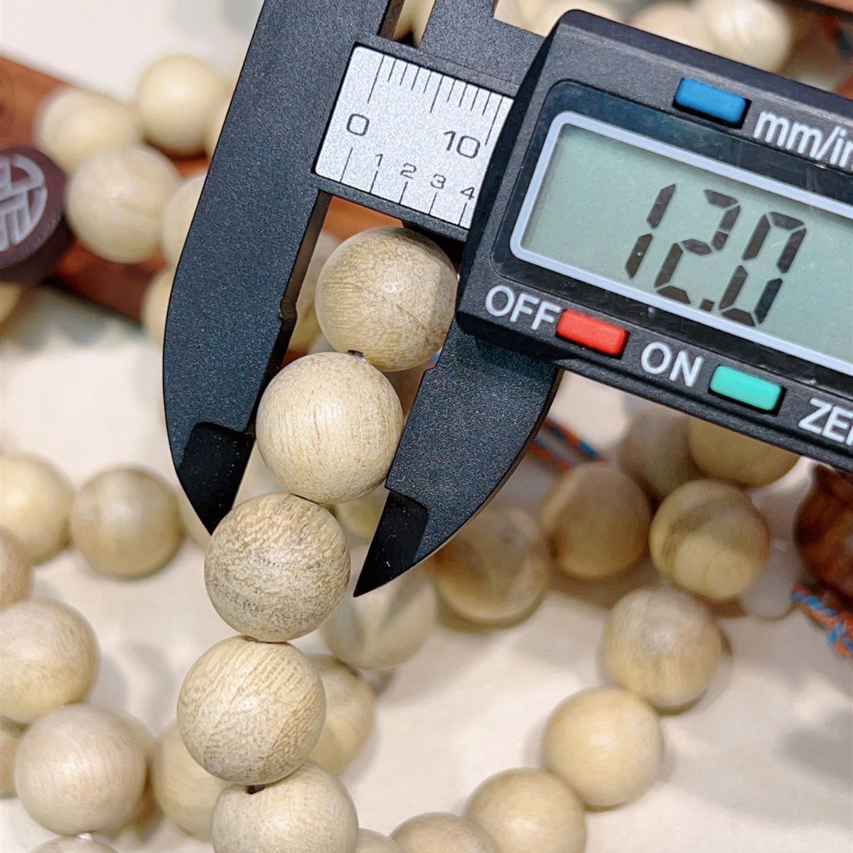 正品天然香樟木佛珠手串香气宜人文玩檀木白檀念珠饰品-阿里巴巴