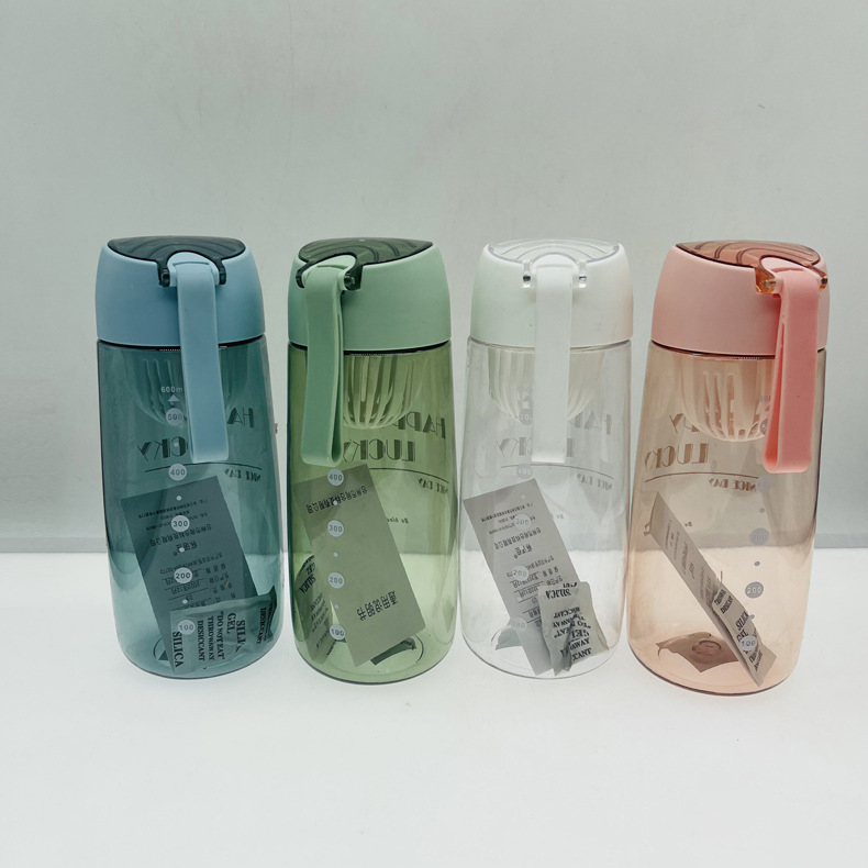 Factory Wholesale Tumbler Simple Plastic Cup with Filter Screen Tea Water Separation 750ml Pc Plastic Student Water Cup